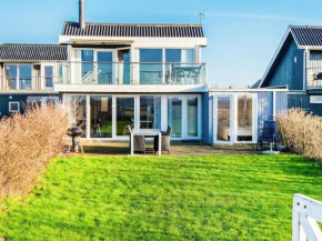 Riveting Holiday Home in Hemmet near Sea